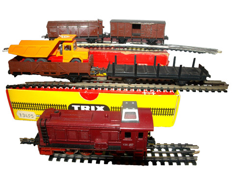 Trix express 2261 diesellok - 2261,